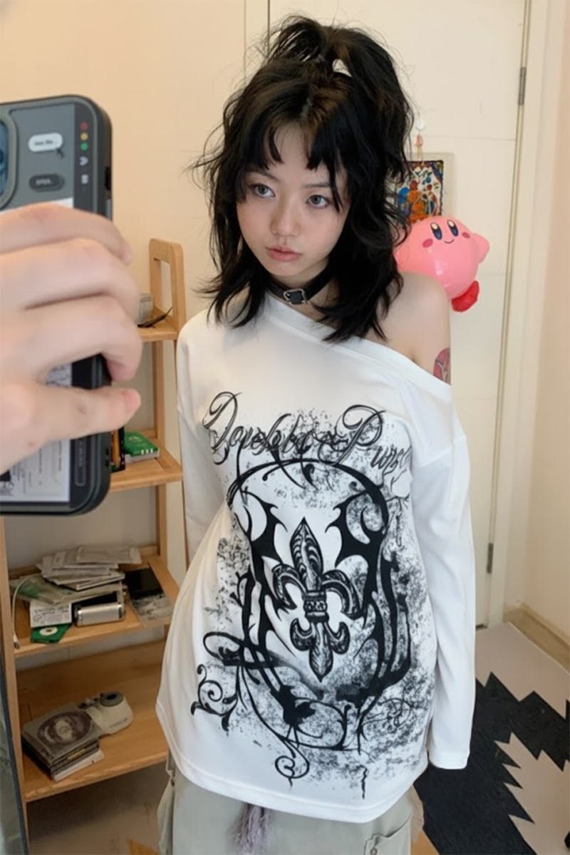 Beyaz Abstract Pattern Gotik Y2K Uzun Kollu Off-Shoulder T-Shirt