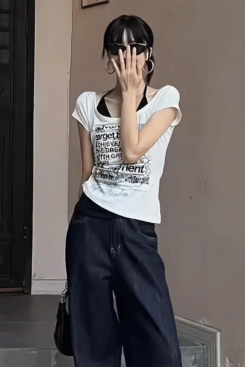 Beyaz Target Highly Lovement Madonna Yaka Ek Askılı Kısa Kollu Full Body Crop