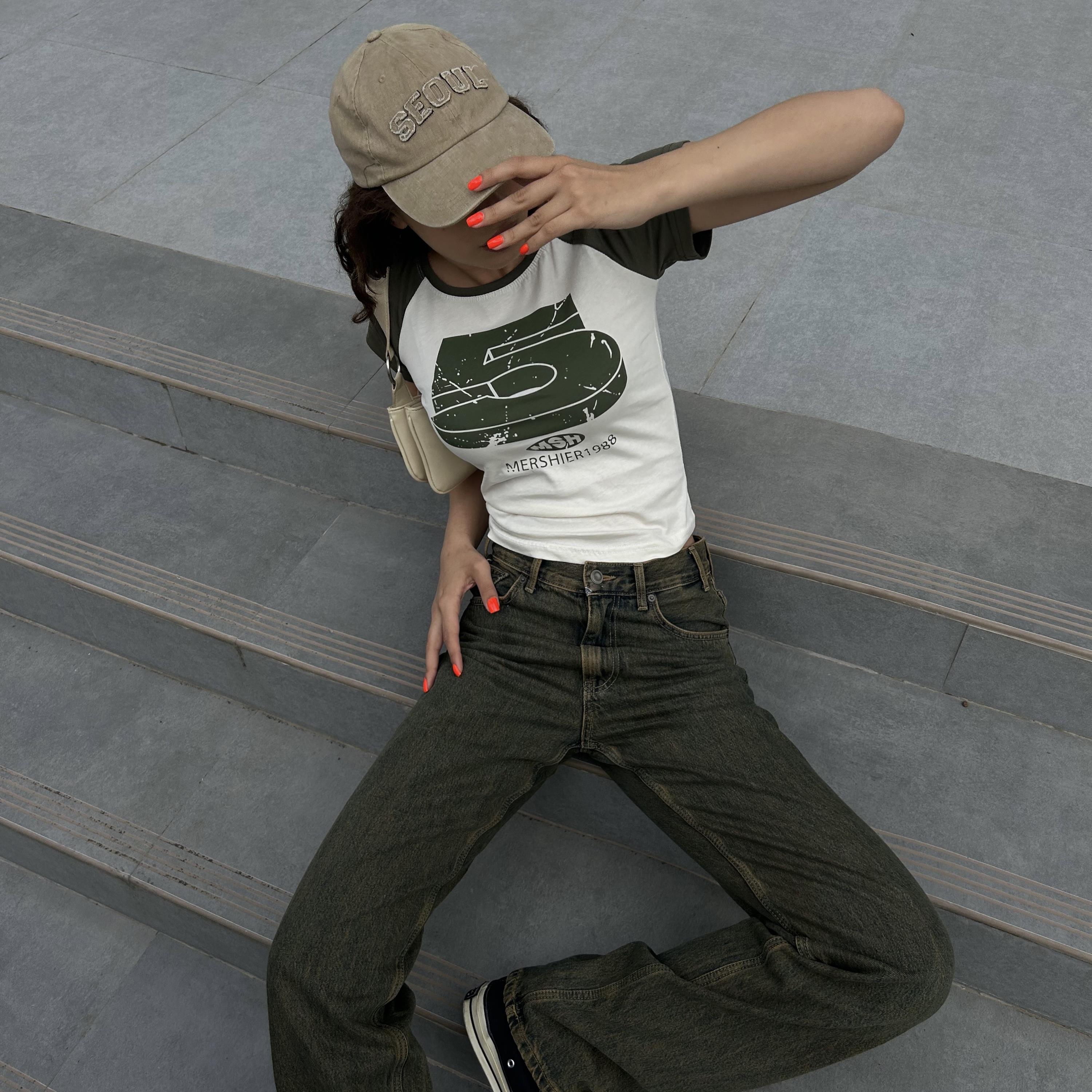 Haki Retro 5 Baskılı Kısa Kollu Crop