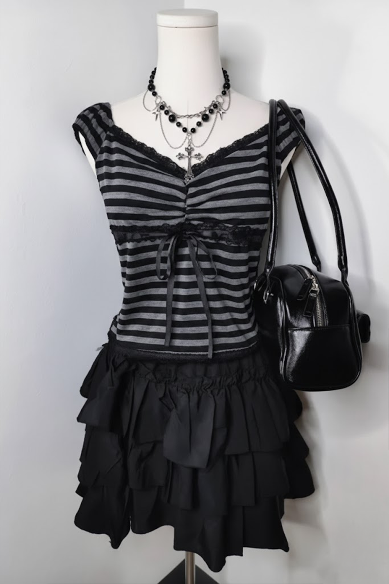 Siyah Antrasit Çizgili Grunge Fiyonklu Dantelli Y2K Kısa Kollu Crop