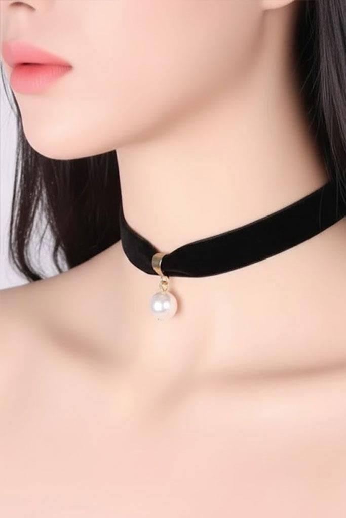 Siyah İnci Boncuk Kadife Tasma