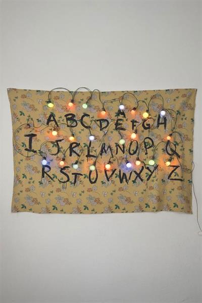 100 X 150 Cm Stranger Things Ledli Duvar Halısı 