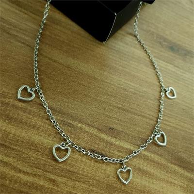 5li Çerçeveli Kalp Motifli Kolye