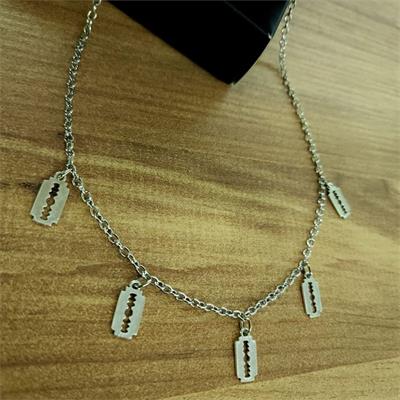 5li Jilet Motifli Kolye