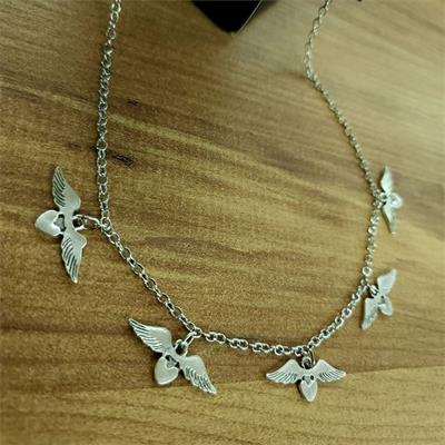 5li Kanatlı Kalp Motifli Kolye