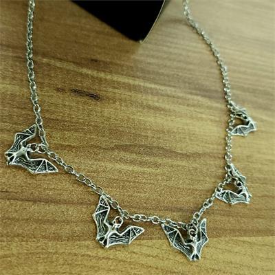 5li Yarasa Motifli Kolye