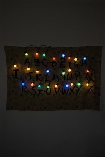 70 X 100 Cm Stranger Things Ledli Duvar Halısı 