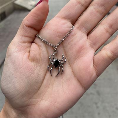 Black Stone-Embellished Spider Kolye