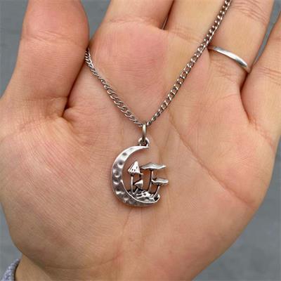 Crescent And Mushrooms Zincirli Kolye