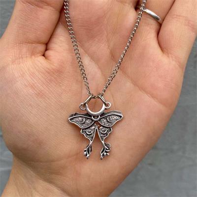 Crescent Butterfly Zincirli Kolye