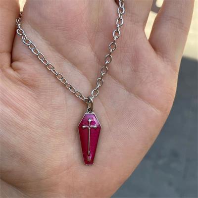 Cross On Red Coffin Zincirli Kolye 