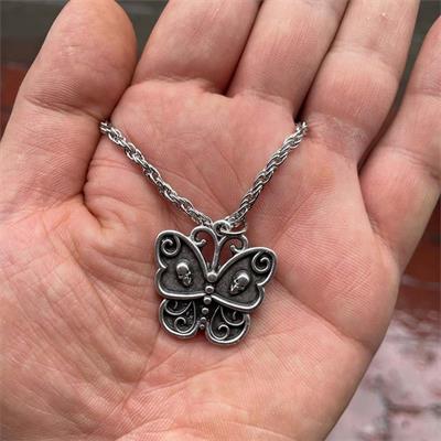 Deathly Butterfly Zincirli Kolye 