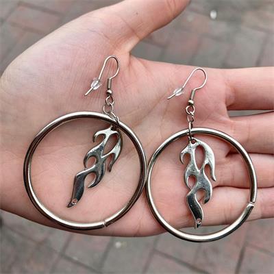 Fire On Circle Küpe