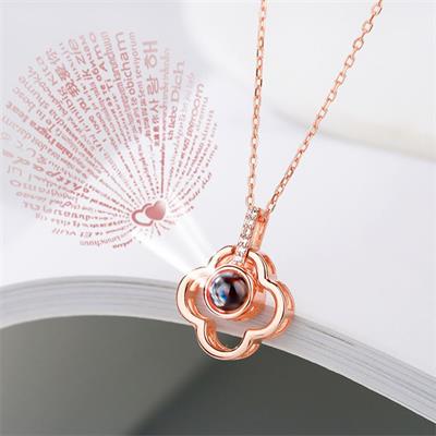 Gold Yonca Yapraklı 100 Dilde Seni Seviyorum Kolye