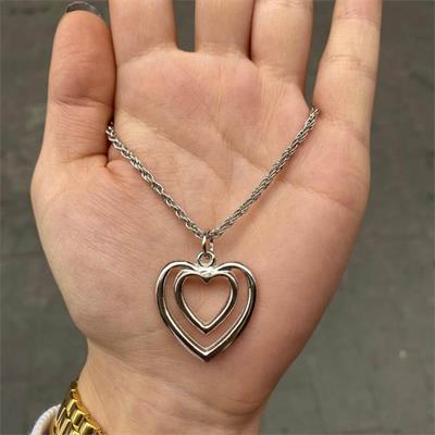 İç İçe Kalp Zincirli Kolye 