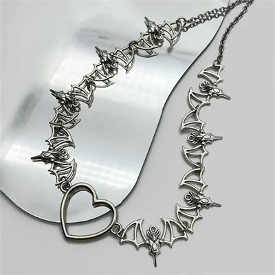 Karanlık Kanatlar Kalp Kolye
