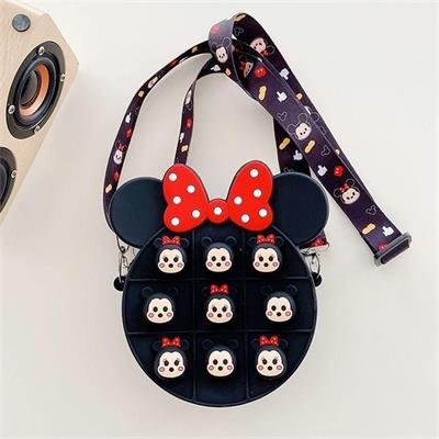 Küçük Boy Minnie - Mickey Mouse Kabartmalı Silikon Askılı Çanta