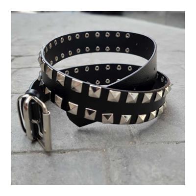 Piramit Zımbalı Gotik Siyah Deri Kemer