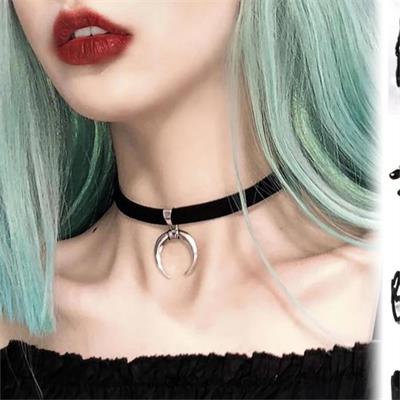 Siyah Crescent Tasma