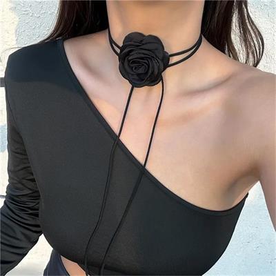 Siyah Gül Desenli Choker Kolye