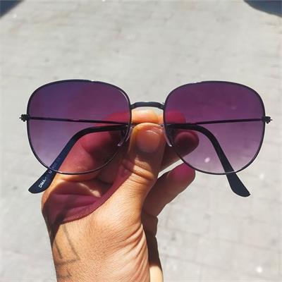 Siyah İnce Çerçeveli Mor Degrade Camlı Güneş Gözlüğü