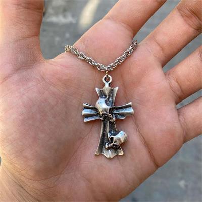 Skulls On War Cross Zincirli Kolye 