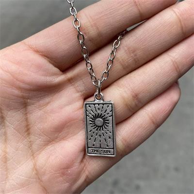 The Sun Çerçeve Kolye