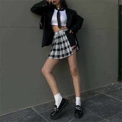 Yeni Siyah Beyaz Ekoseli Kemerli Mini Şortlu Etek