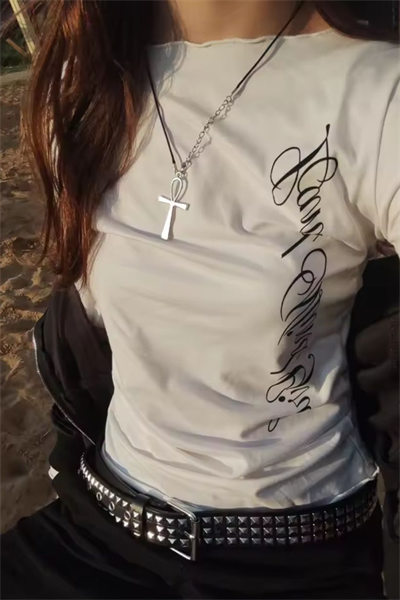 Beyaz Gotik Sırt Baskılı Wing Geniş Yaka Y2K Uzun Kollu Crop