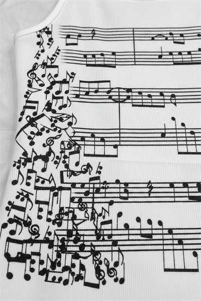 Beyaz Nota Desenli Y2K Askılı Crop