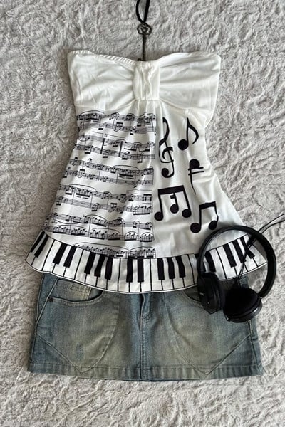 Beyaz Nota Desenli Piano Detaylı Y2K Straplez Crop