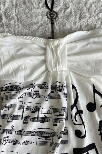 Beyaz Nota Desenli Piano Detaylı Y2K Straplez Crop