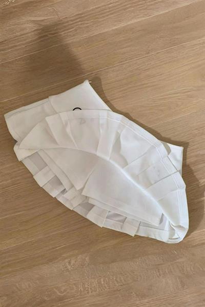 Beyaz Pileli Fish and Cat Baskılı Micro Şort Etek