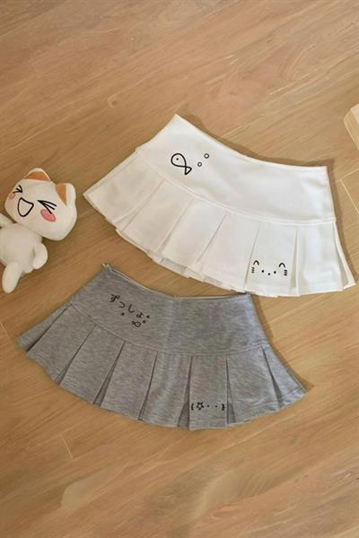 Beyaz Pileli Fish and Cat Baskılı Micro Şort Etek