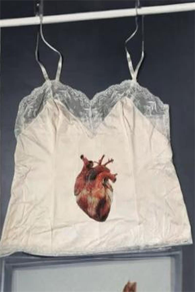 Beyaz Realistic Heart Dantel Gotik Y2K Askılı Crop
