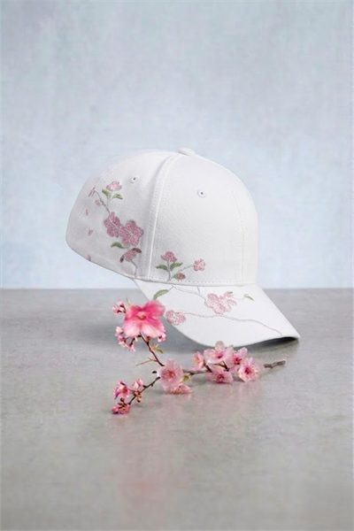 Beyaz Sakura Baseball Şapka