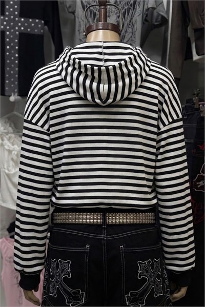 Beyaz Siyah Çizgili Gotik Skull Motifli Y2K Kapüşonlu Sweatshirt