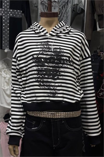 Beyaz Siyah Çizgili Gotik Skull Motifli Y2K Kapüşonlu Sweatshirt