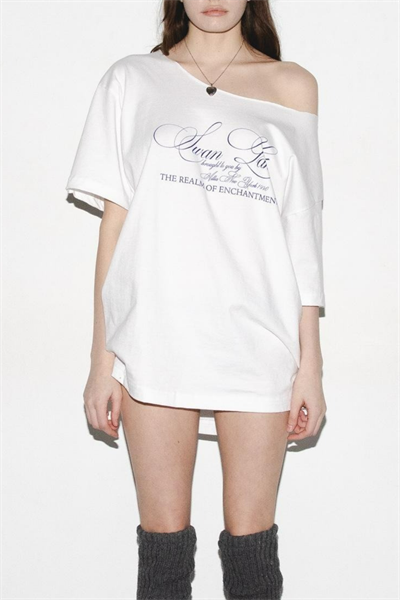 Beyaz Swan Lake Salaş Omuz Dekolteli Off-Shoulder T-Shirt