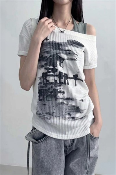 Beyaz Vintage Lost Omuz Dekolteli Y2K Kısa Kol Off-Shoulder T-Shirt