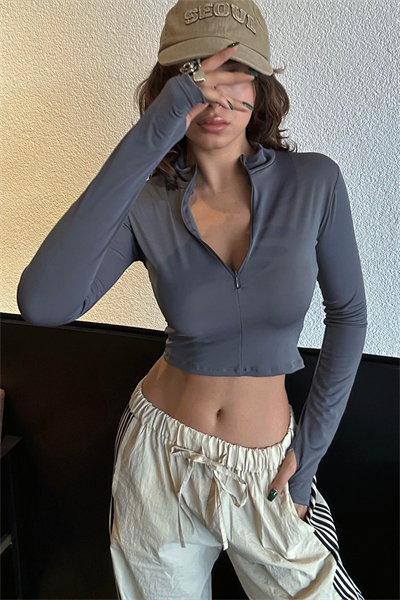 Düz Gri Balıkçı Yaka Yarım Fermuarlı Kesik Parmaklı Uzun Kollu Crop