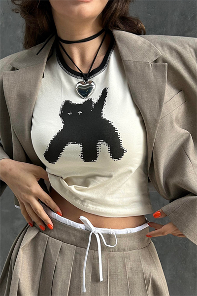 Ekru Black Cat Y2K Kısa Kollu Crop 
