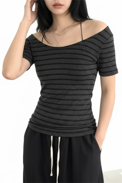 Gri Madonna Yaka Siyah Gotik Şeritli Y2K Kısa Kollu Crop