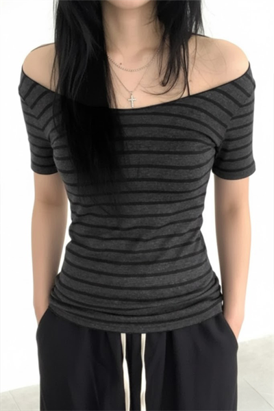 Gri Madonna Yaka Siyah Gotik Şeritli Y2K Kısa Kollu Crop