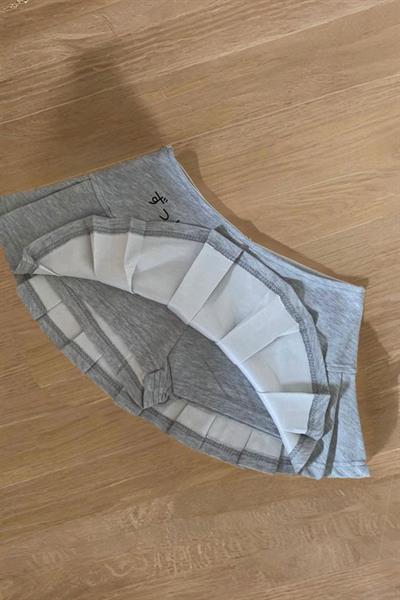 Gri Pileli Fish and Cat Baskılı Micro Şort Etek