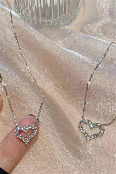 Işıltılı Kalp Silver Kolye