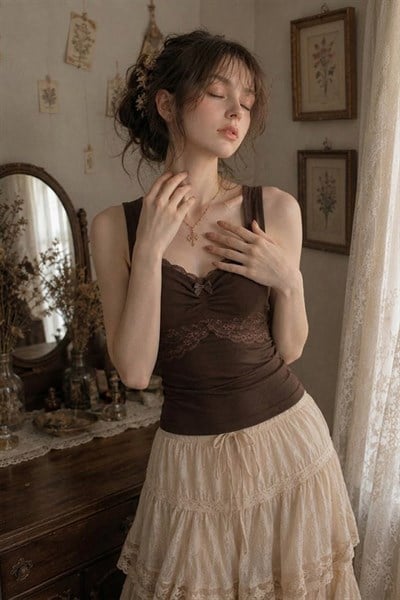 Kahverengi Dantel Detaylı Fiyonklu Vintage Y2K Askılı Crop