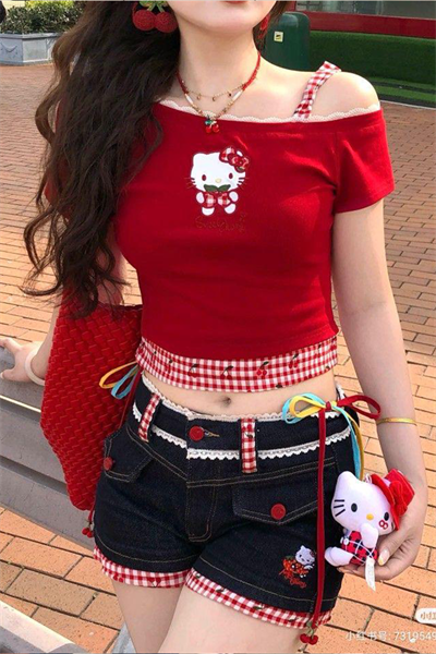 Kırmızı Hello Kitty Nakışlı Ek Askılı Y2K Kısa Kollu Crop