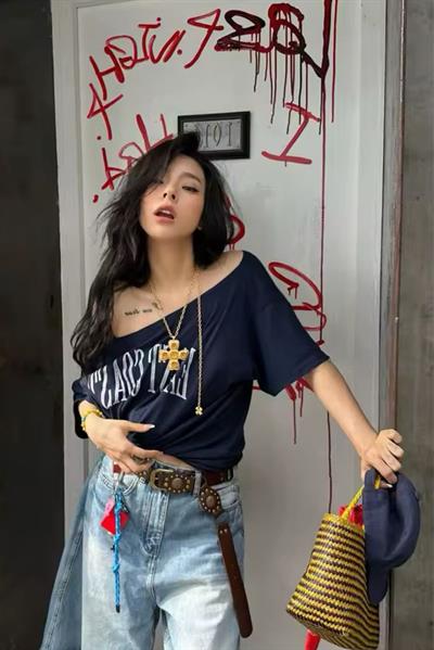 Lacivert East Coast Kısa Kol Off-Shoulder T-Shirt