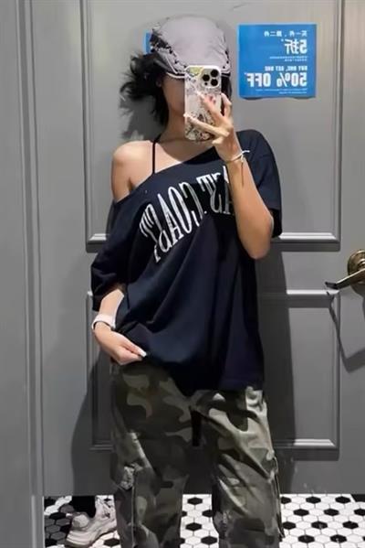 Lacivert East Coast Kısa Kol Off-Shoulder T-Shirt